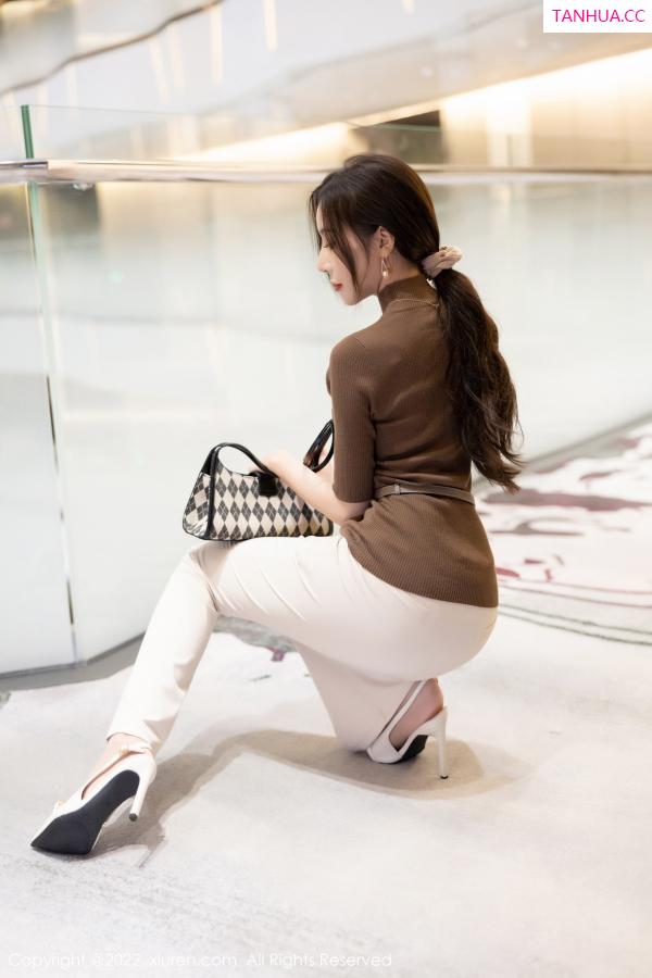 王馨瑶  [XiuRen]高清写真图 2022.12.09 No.5978 王馨瑶yanni 时尚美腿第10张图片